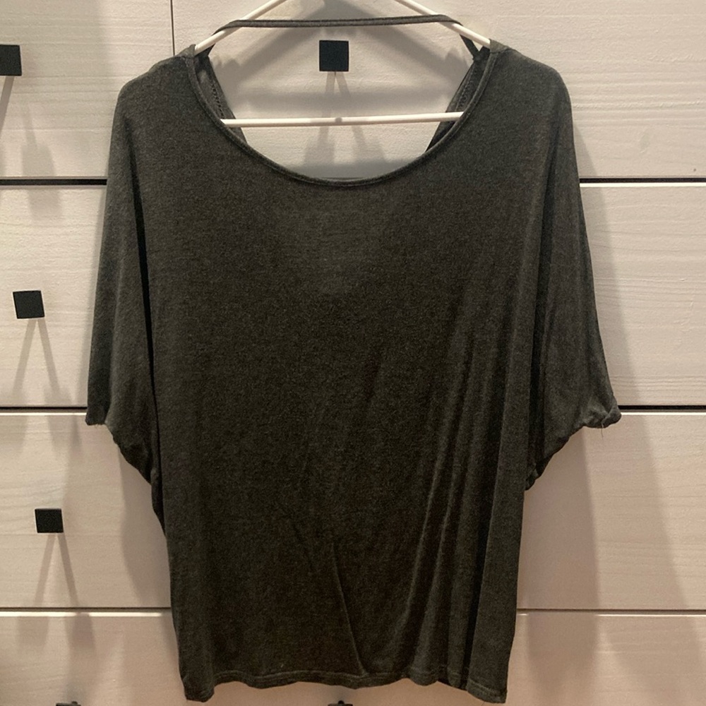 Amaryllis dark gray twist back bat wing top size large excellent used condition